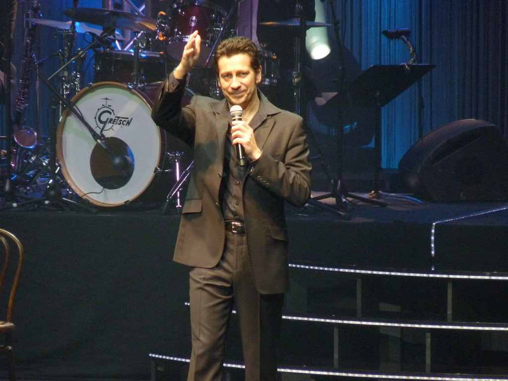 Toutes les coordonnées pour entrer en contact avec Laurent Gerra
