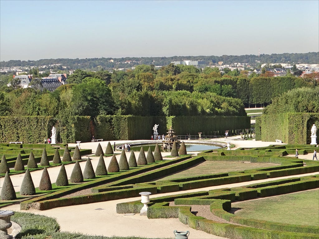 Toutes les coordonnées du service clients et visiteurs du Château de Versailles 