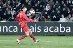 Comment adresser une demande à Cristiano Ronaldo ?