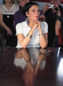 Joindre Marcela Iacub