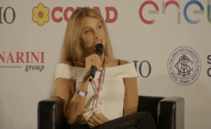 Entrer en relation avec Erin Doom