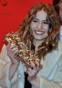 Entrer en contact avec Izïa