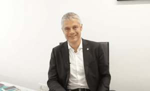 Où peut-on trouver l'adresse officielle de Laurent Wauquiez ?