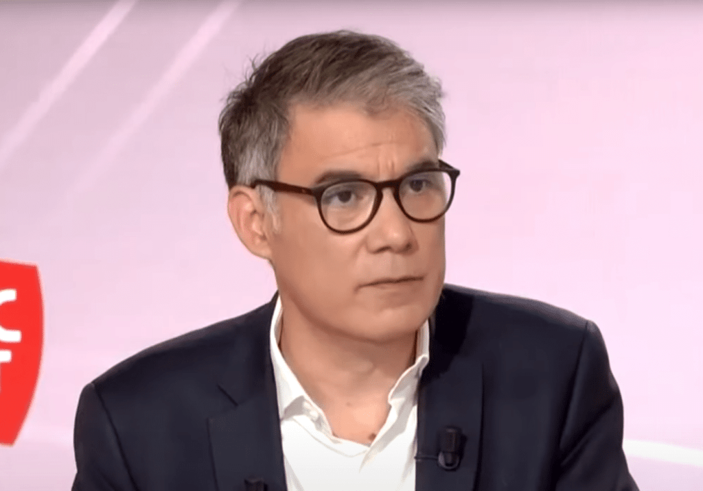 Y a-t-il une adresse e-mail publique pour joindre Olivier Faure ?