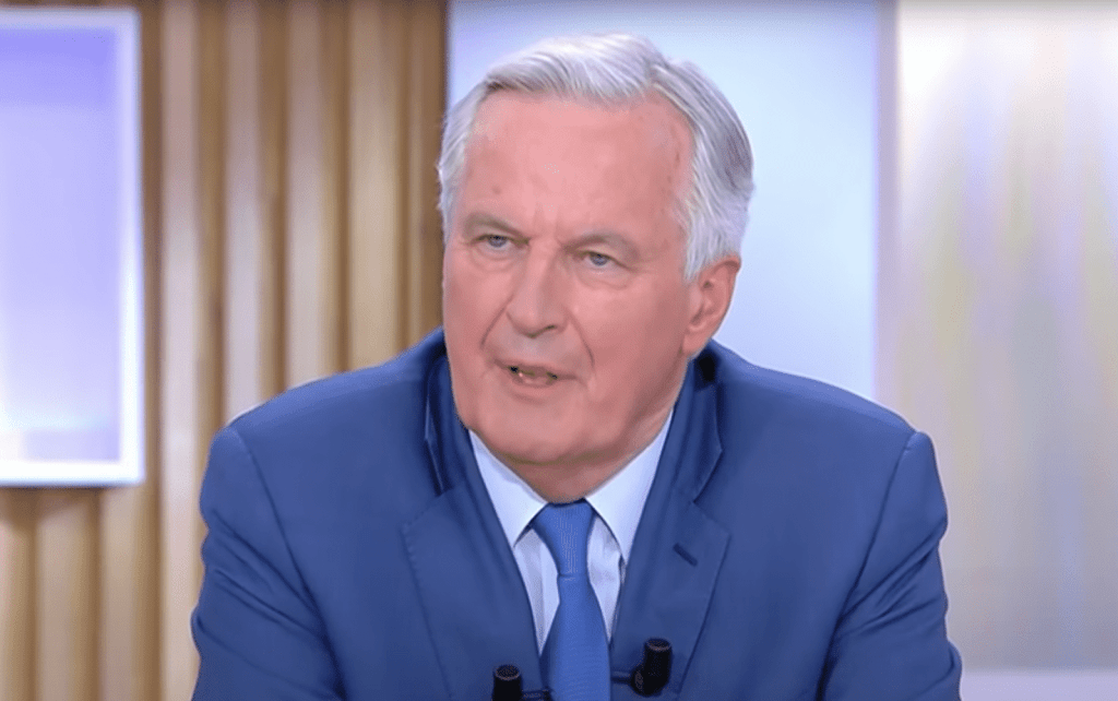 La mission du Premier ministre en France est complexe et s'inscrit dans un système politique où le pouvoir exécutif est partagé entre le Président de la République et le Premier ministre. Vous pouvez écrire au premier Ministre pour diverses raisons :