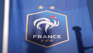 Vous souhaitez contacter l’équipe de France de football, écrire aux joueurs ou au staff ? Que ce soit pour envoyer un message de soutien, poser une question ou demander un autographe, plusieurs options s'offrent à vous.