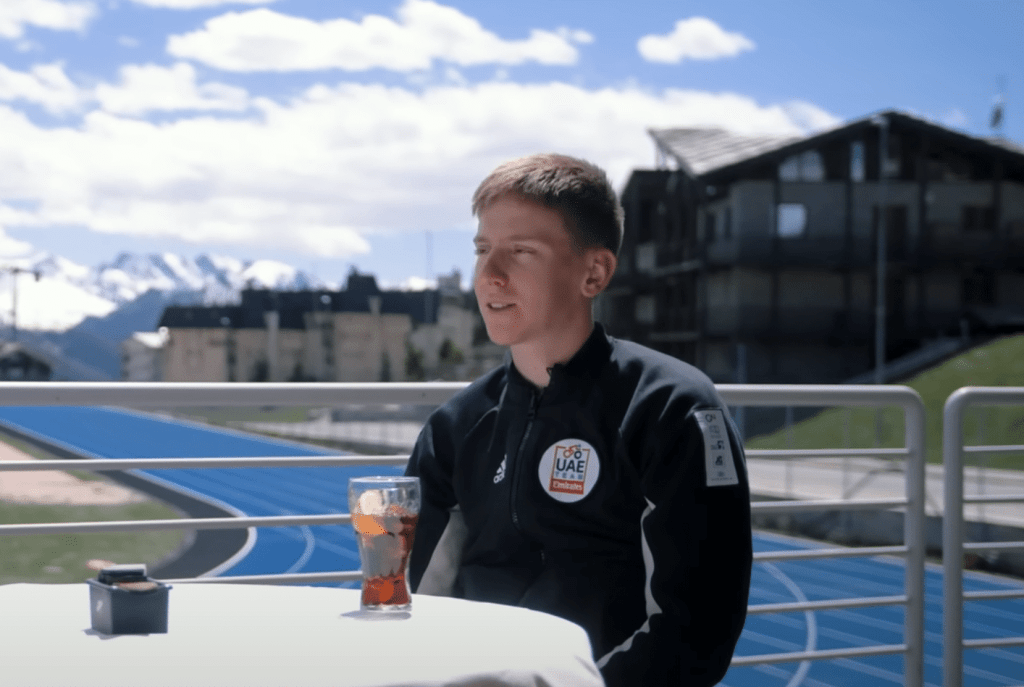 Contacter Tadej Pogacar : Comment écrire au cycliste ?