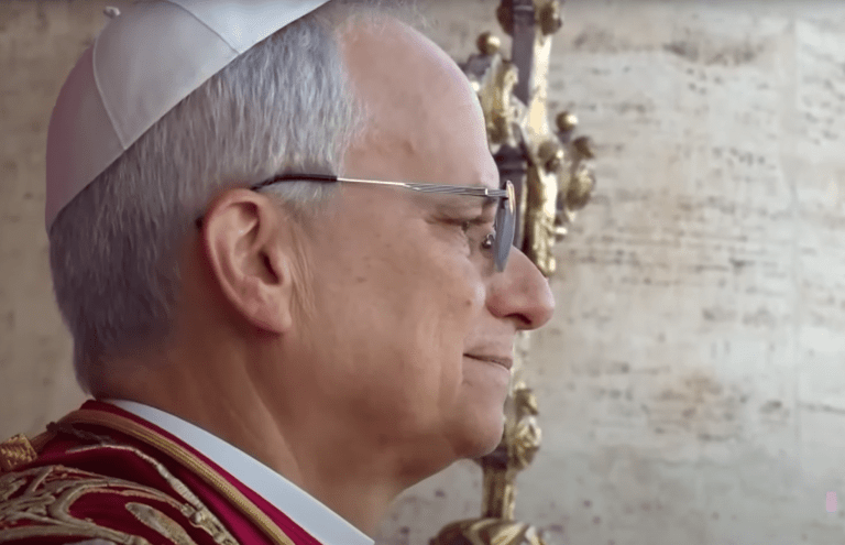 Pape Léon XIV : biographie, adresse pour lui écrire, comment demander une audience au Vatican, assister à l'Angélus et suivre sa présence en ligne. Toutes les informations essentielles.