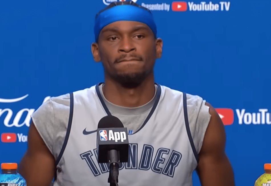 De Toronto à MVP NBA 2025, découvrez la biographie de Shai Gilgeous-Alexander, son parcours pro, ses performances et ses moyens de contact officiels.